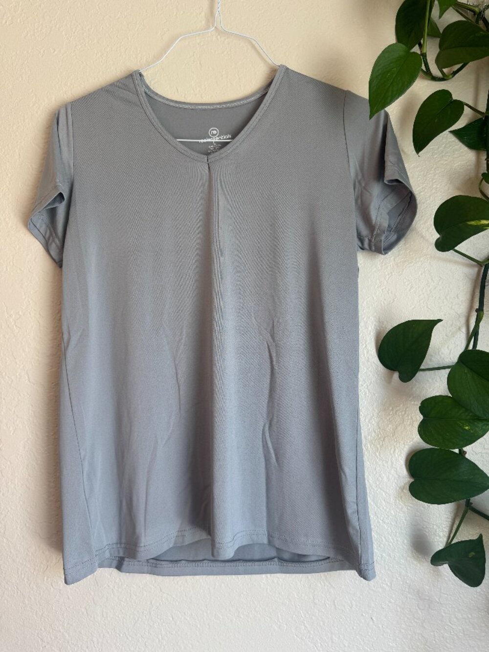Real Essentials Gray V Neck Performance T-Shirt Large Athletic Workout Tee